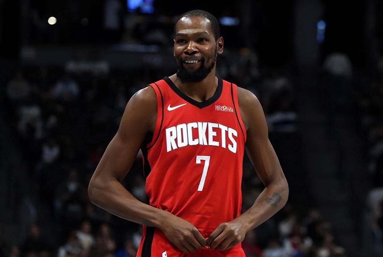 赛地聚焦——NBA季后赛今晨热度飙升；休斯敦火箭主帅复盘；赛场秩序良好；临场指挥获称赞的简单介绍